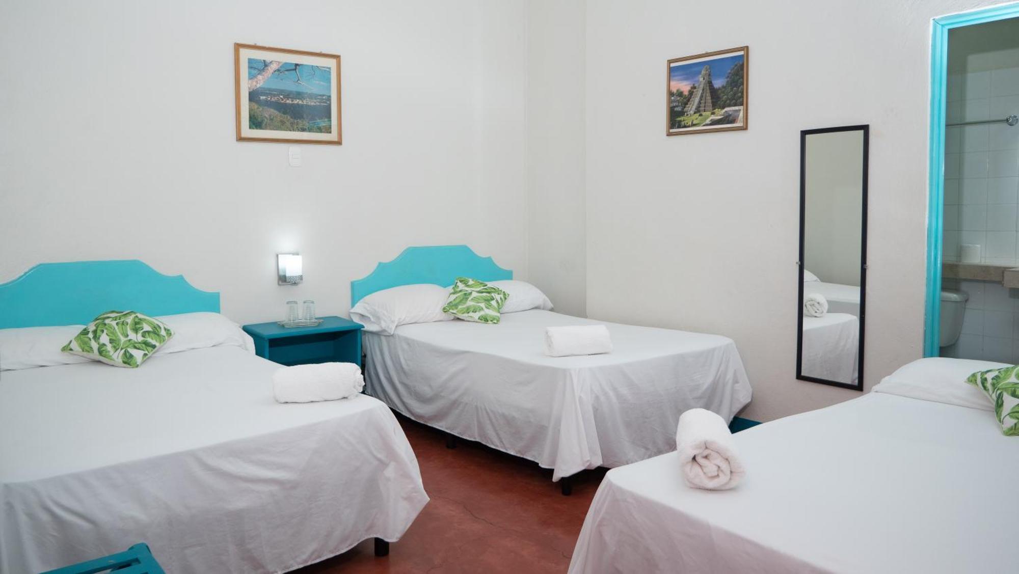 פלורס Hotel Petenchel מראה חיצוני תמונה