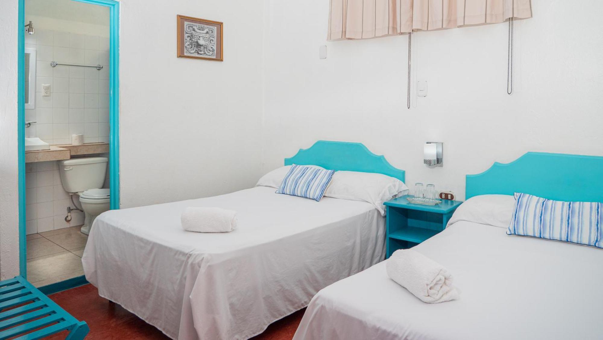 פלורס Hotel Petenchel מראה חיצוני תמונה
