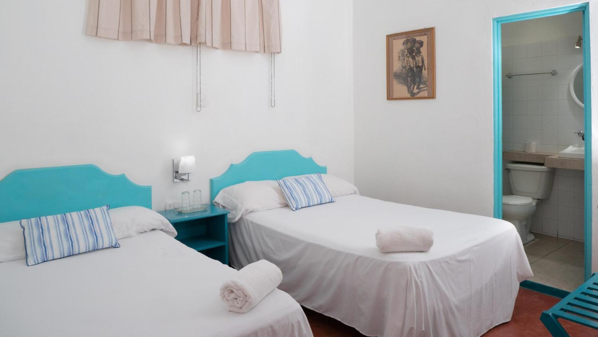 פלורס Hotel Petenchel מראה חיצוני תמונה