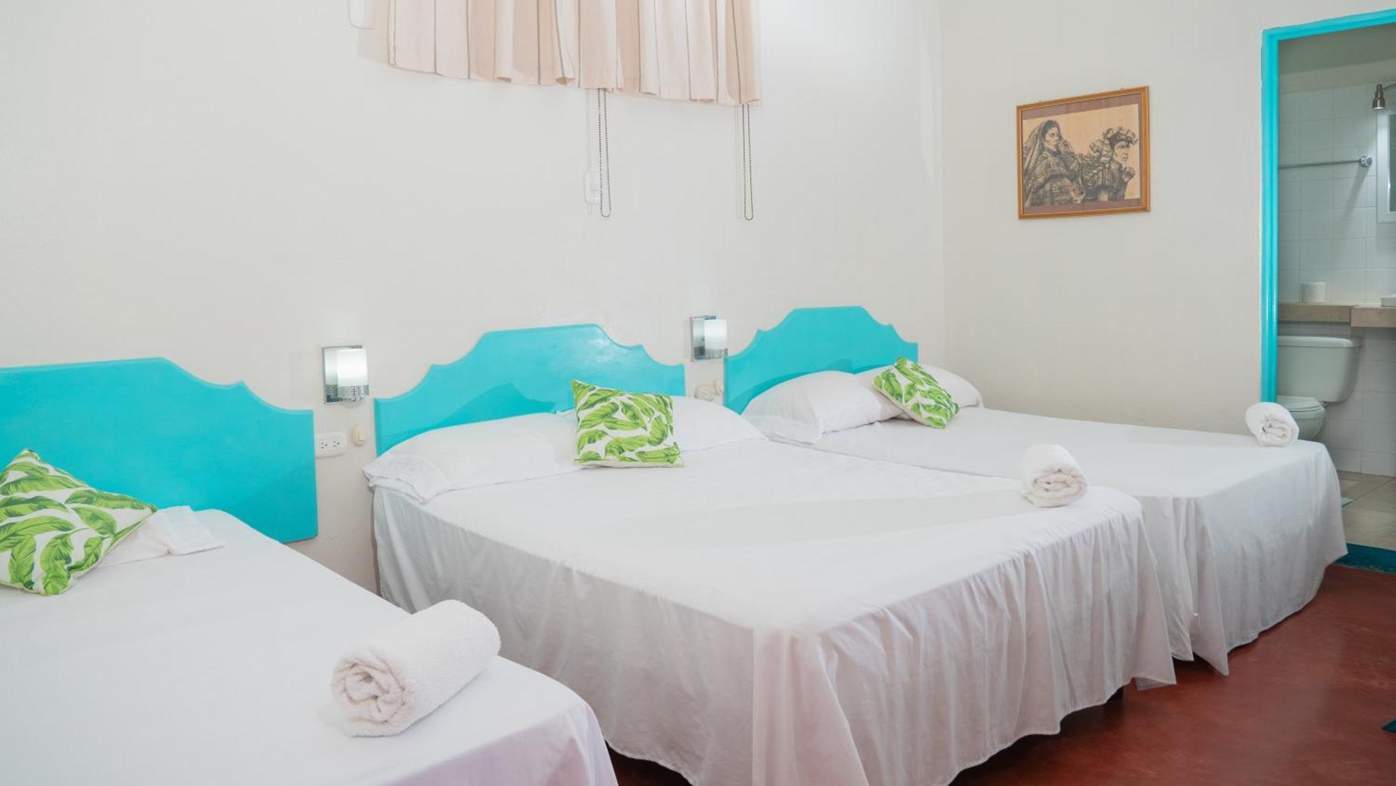 פלורס Hotel Petenchel מראה חיצוני תמונה